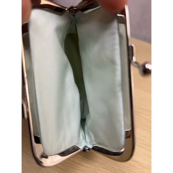 Vera Bradley Vintage Penelope’s Garden Kiss Coin Purse - Picture 6 of 8